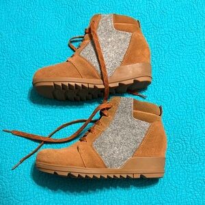 Stylish Tan and Gray Sorel Booties